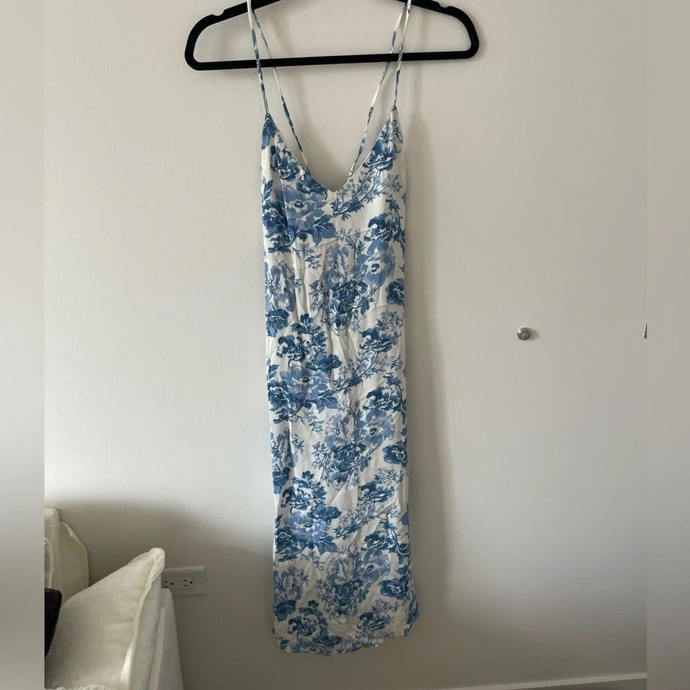 Reformation Floral Blue and White Dress - Picture 3 of 9